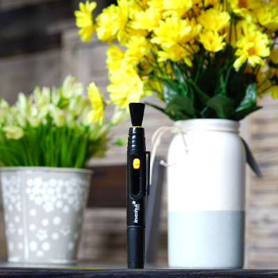  Карандаш чистящий Levenhuk Cleaning Pen LP10 в интернет-магазине Левенгук от производителя.
